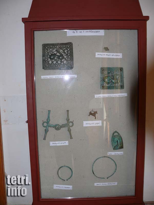 museum-стенд с предметами бронзового века