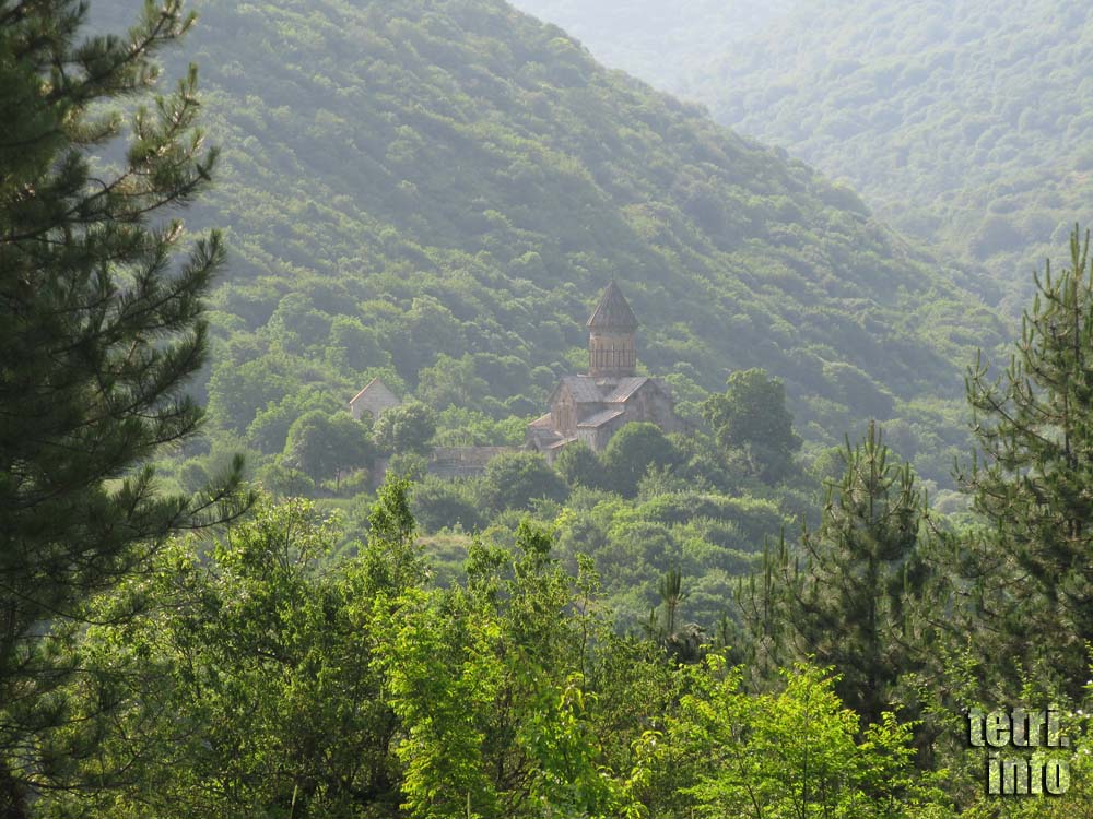 Khuluti-Pitareti cloister