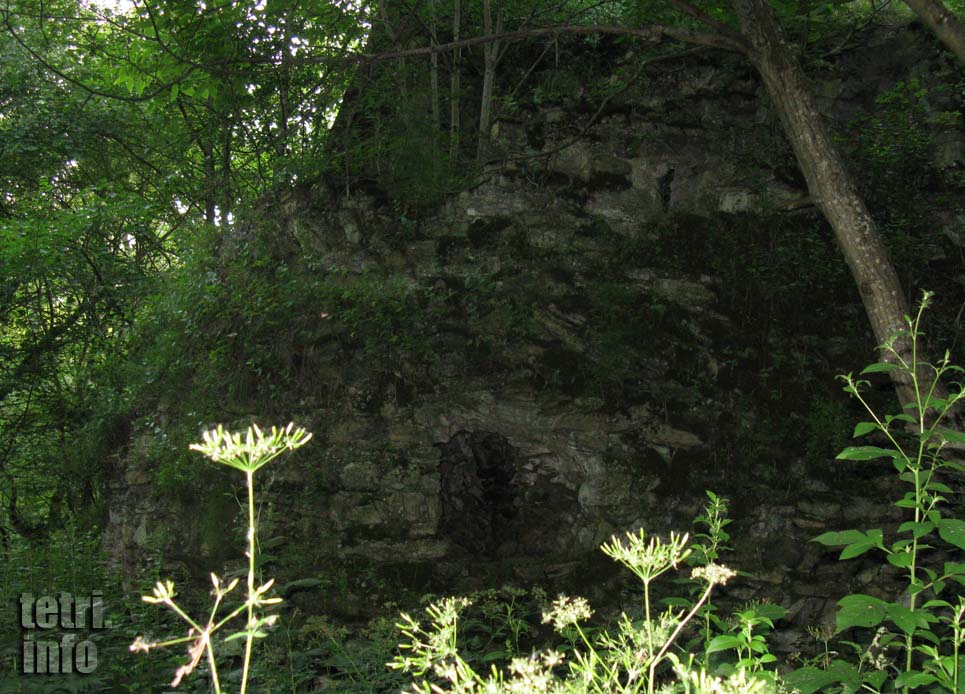 Khuluti-Entrance to the tunnel