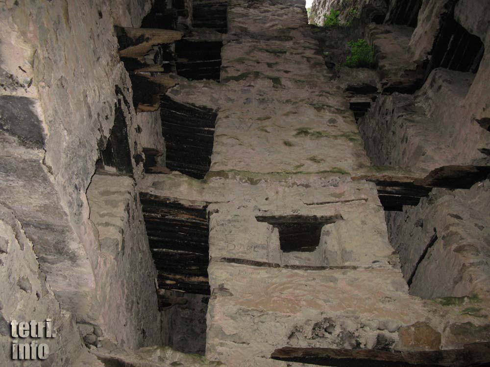 Khuluti-The tower on the inside