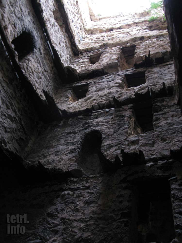 Khuluti-The tower on the inside