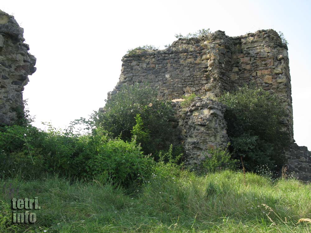 Partskhisi Fortress. Ruins of the walls