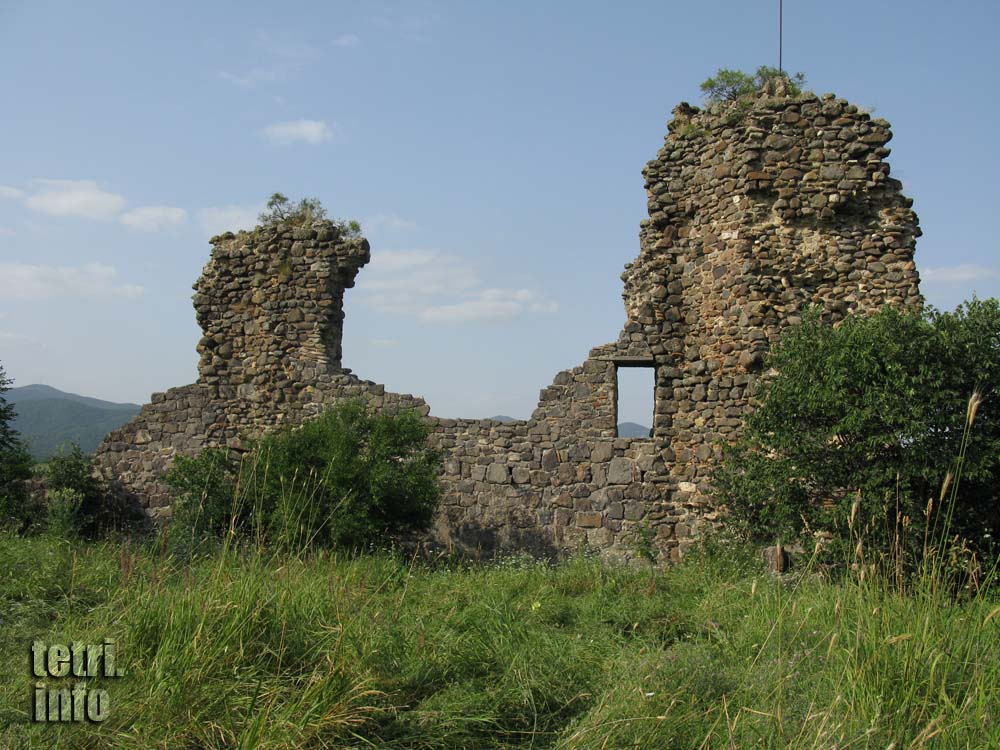 Partskhisi Fortress. Ruins of the walls