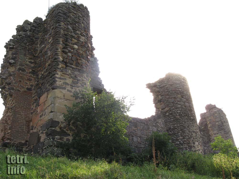 Partskhisi Fortress. Ruins of the walls